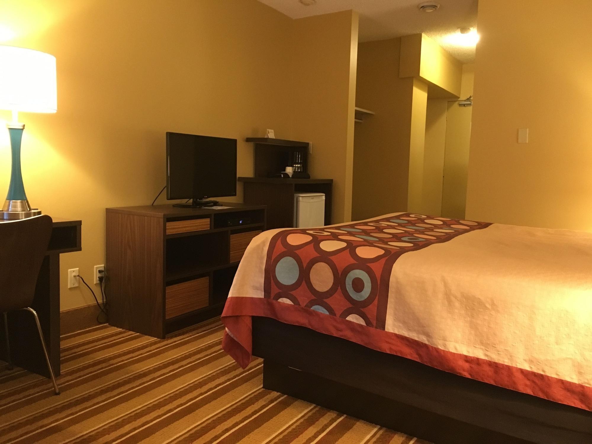 במוטל Super 8 By Wyndham ת'אנדר ביי מראה חיצוני תמונה