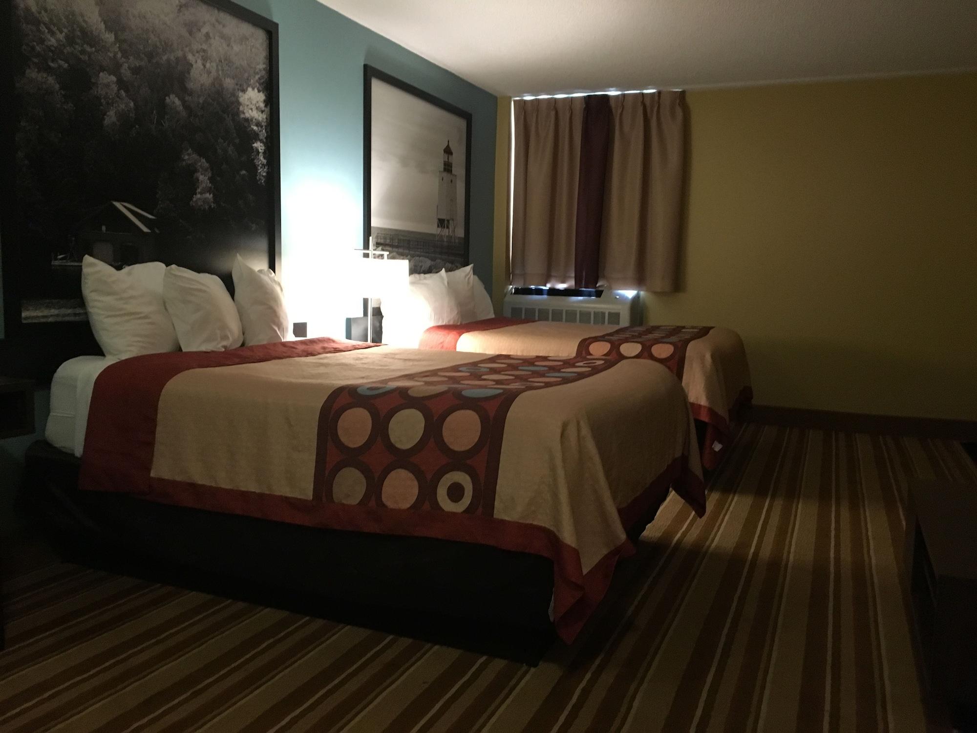 במוטל Super 8 By Wyndham ת'אנדר ביי מראה חיצוני תמונה